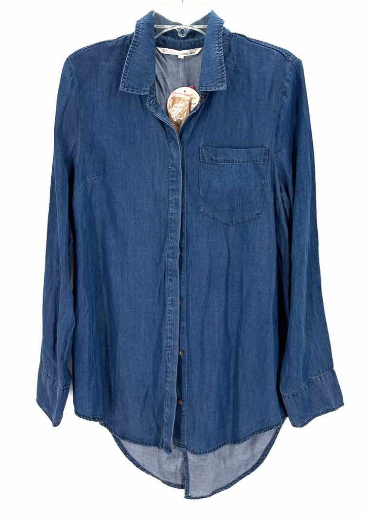 Size XL RACHEL ROY Blue Chambray Shirt
