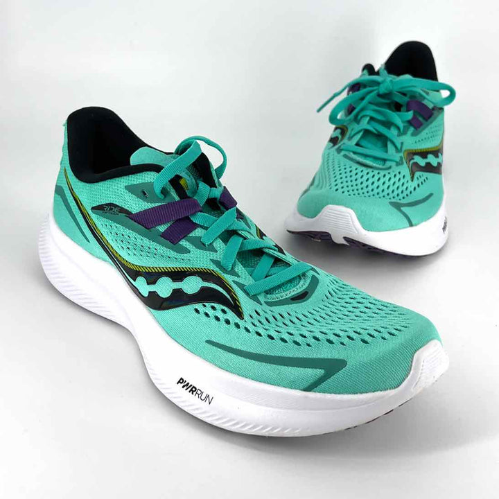 Shoe Size 9 Saucony MINT Knit Sneakers