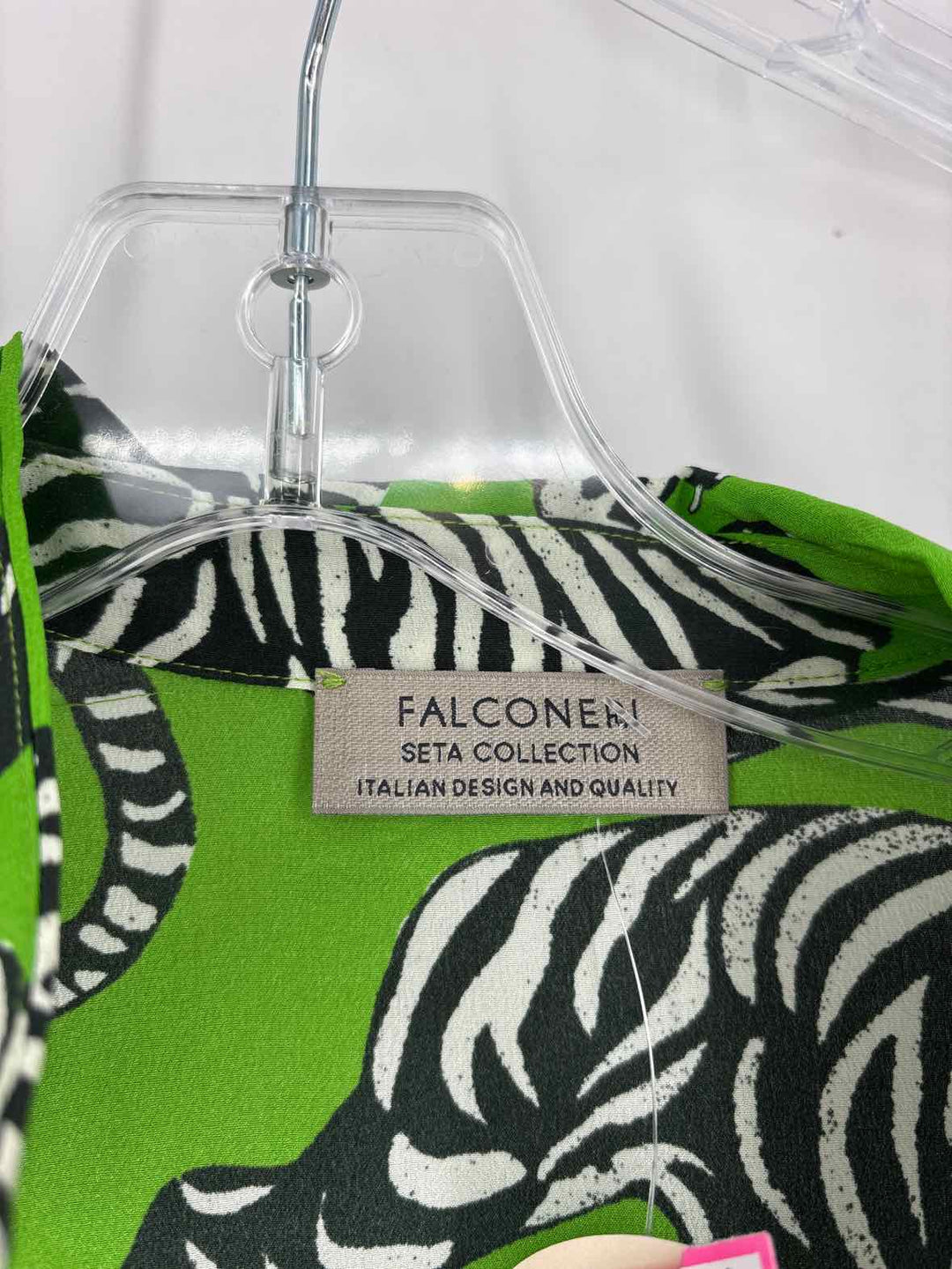 Size M Green Print Shirt