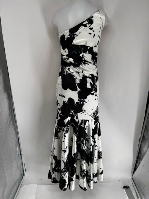 Size 12 BETSY ADAMS Black PROM