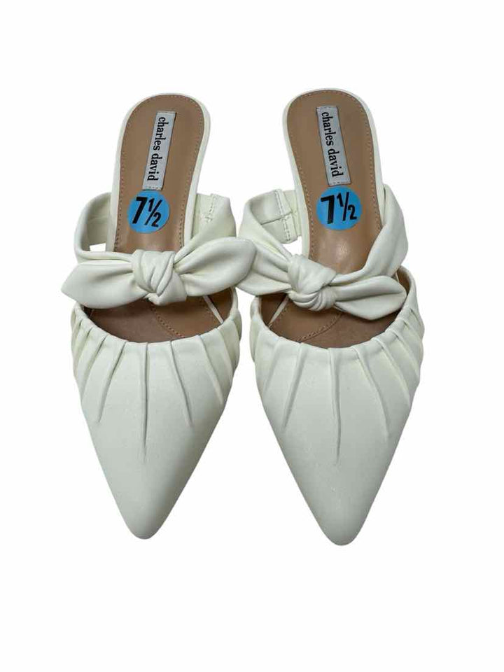 Shoe Size 7.5 CHARLES DAVID Cream Pumps
