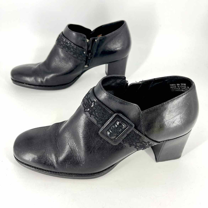 Shoe Size 8 CLARKS Black Leather Boots