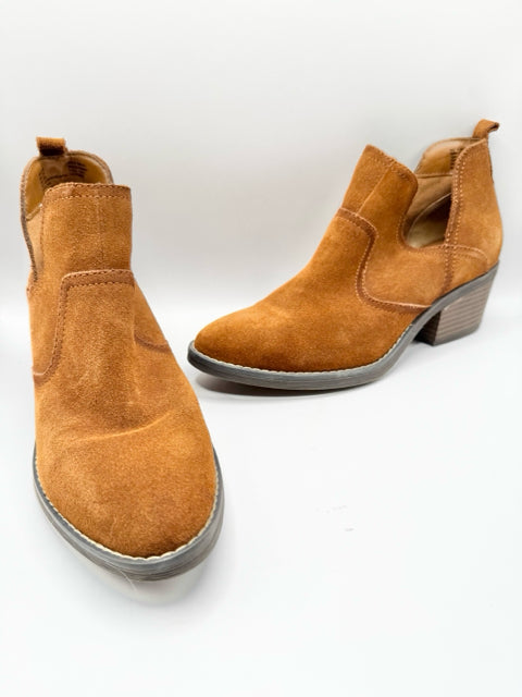 Shoe Size 8.5 SONOMA Tan Suede Boots