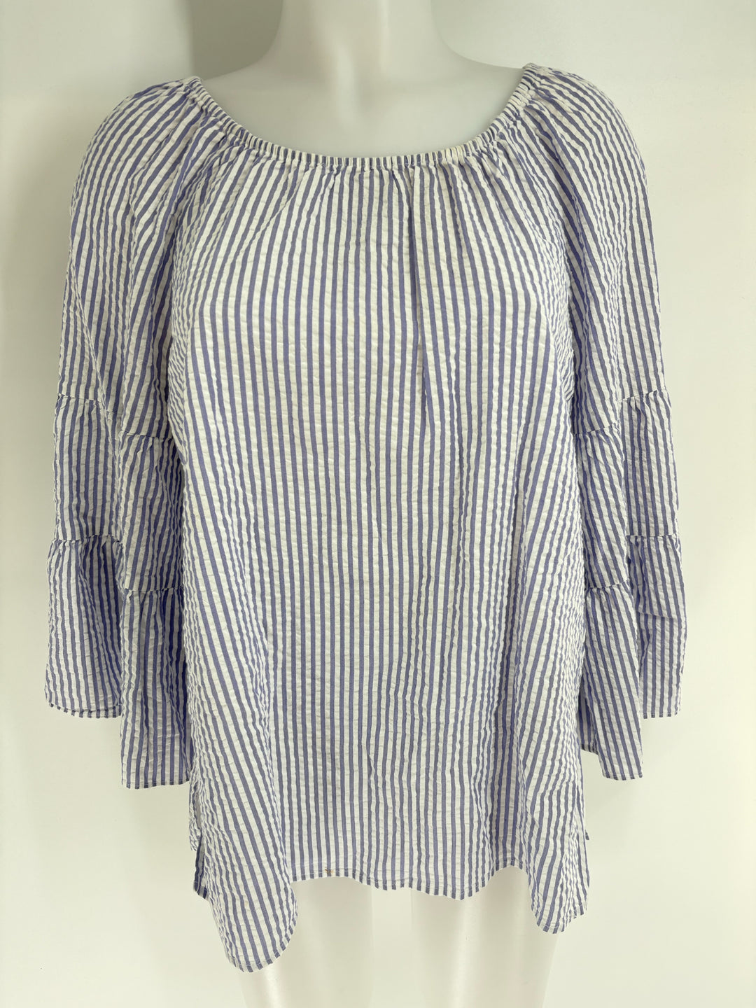 Size M LIZ CLAIBORNE Purple Shirt