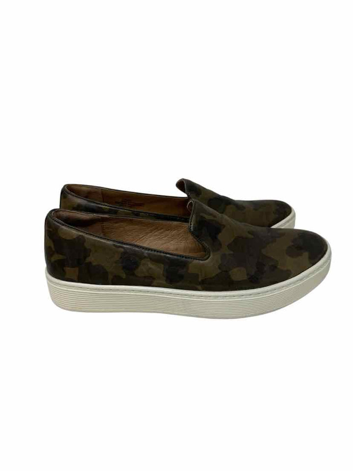 Shoe Size 9 SOFFT Green Print Sneakers