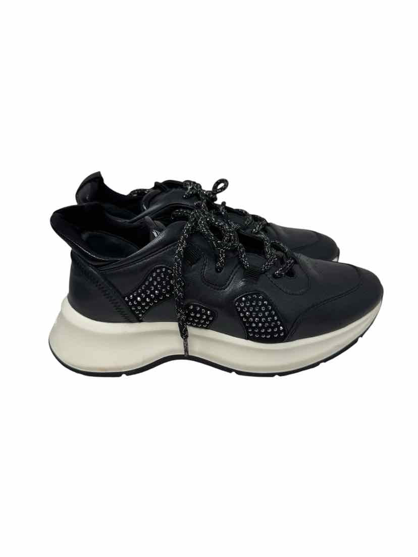 Shoe Size 38.5 Black Sneakers