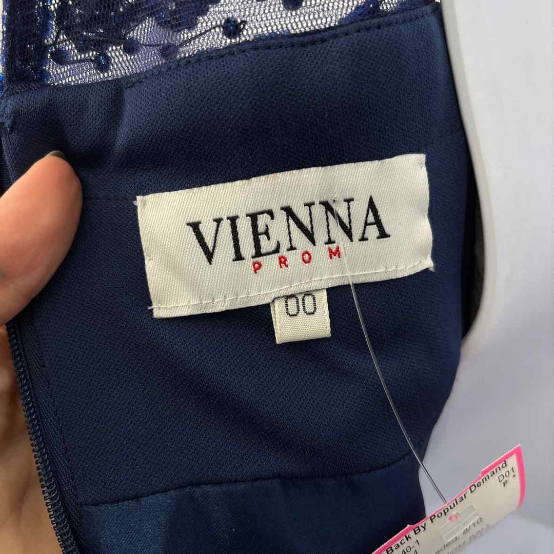 Size 00 Navy PROM