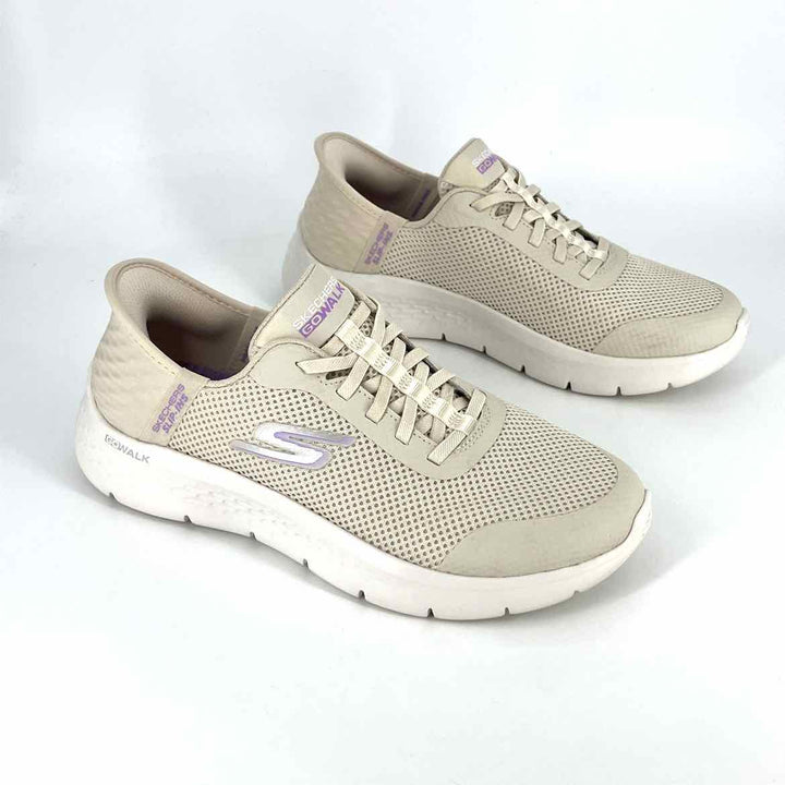 Shoe Size 8 Sketchers Cream Knit Sneakers