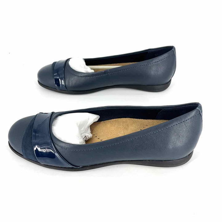 Shoe Size 8.5 TROTTERS Navy Flats