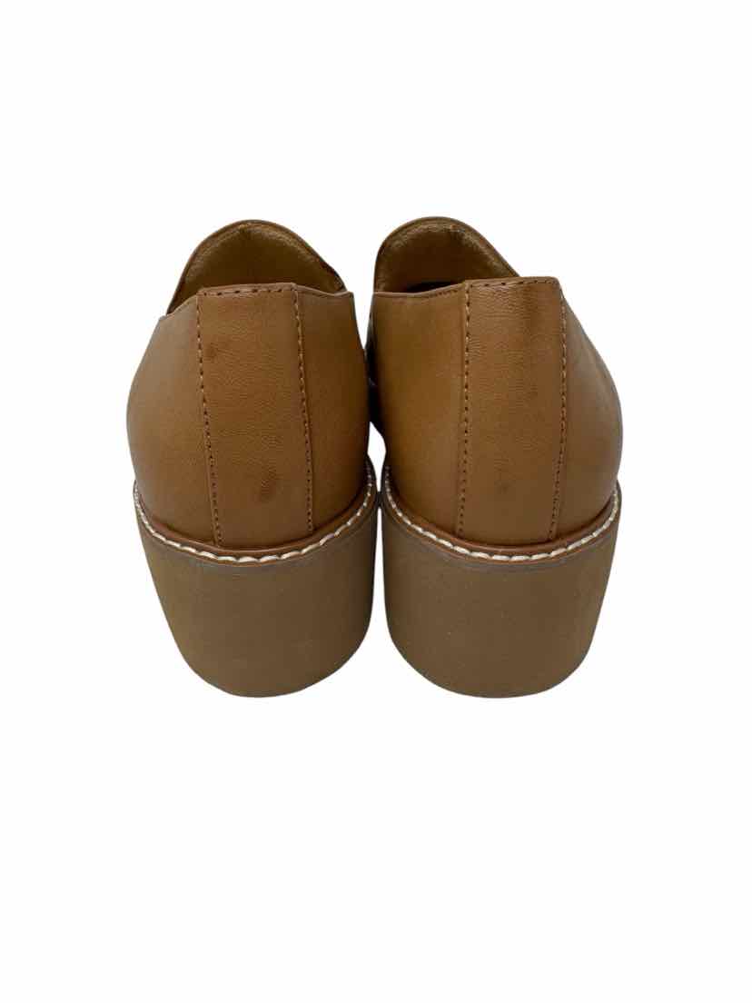 Shoe Size 8.5 Naturalizer Tan Loafers