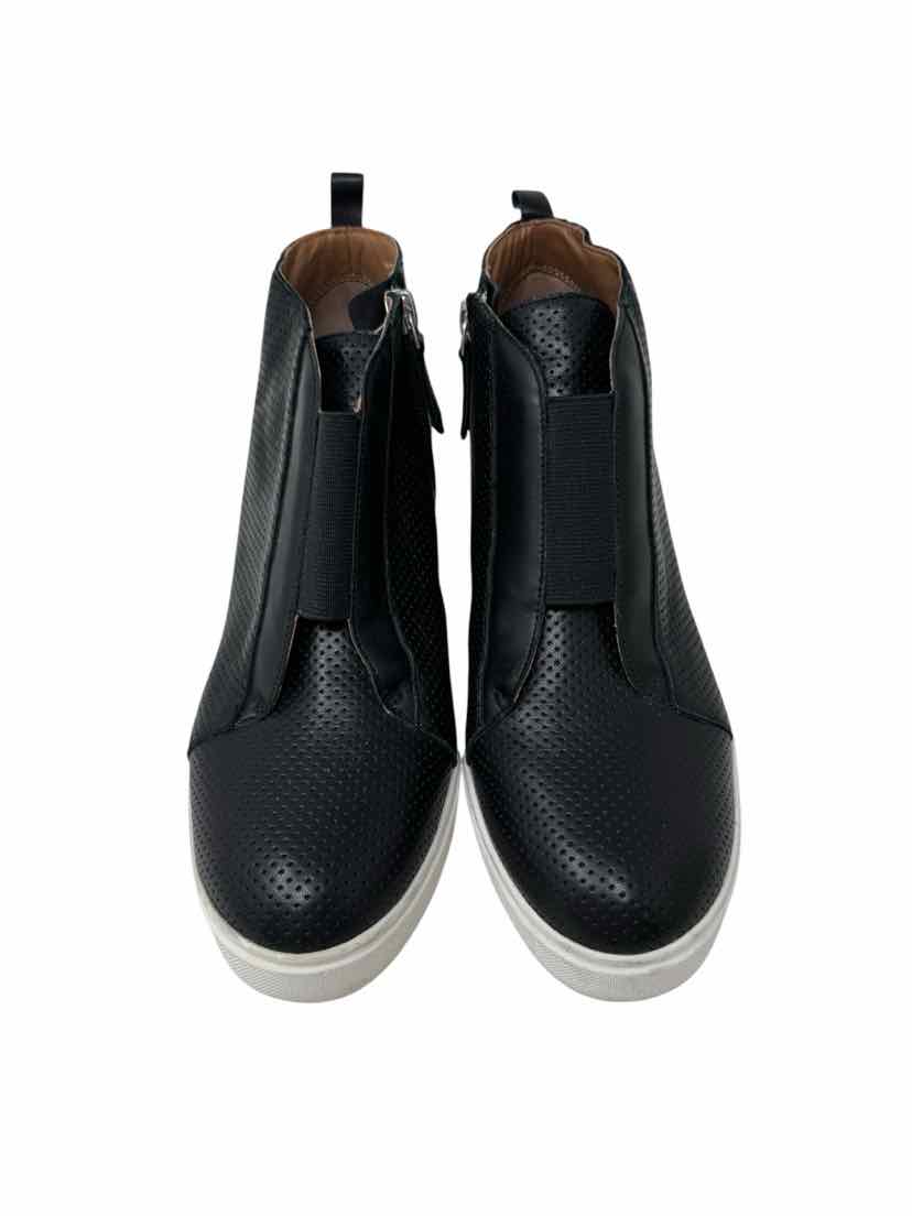 Shoe Size 7 Black Leather Boots