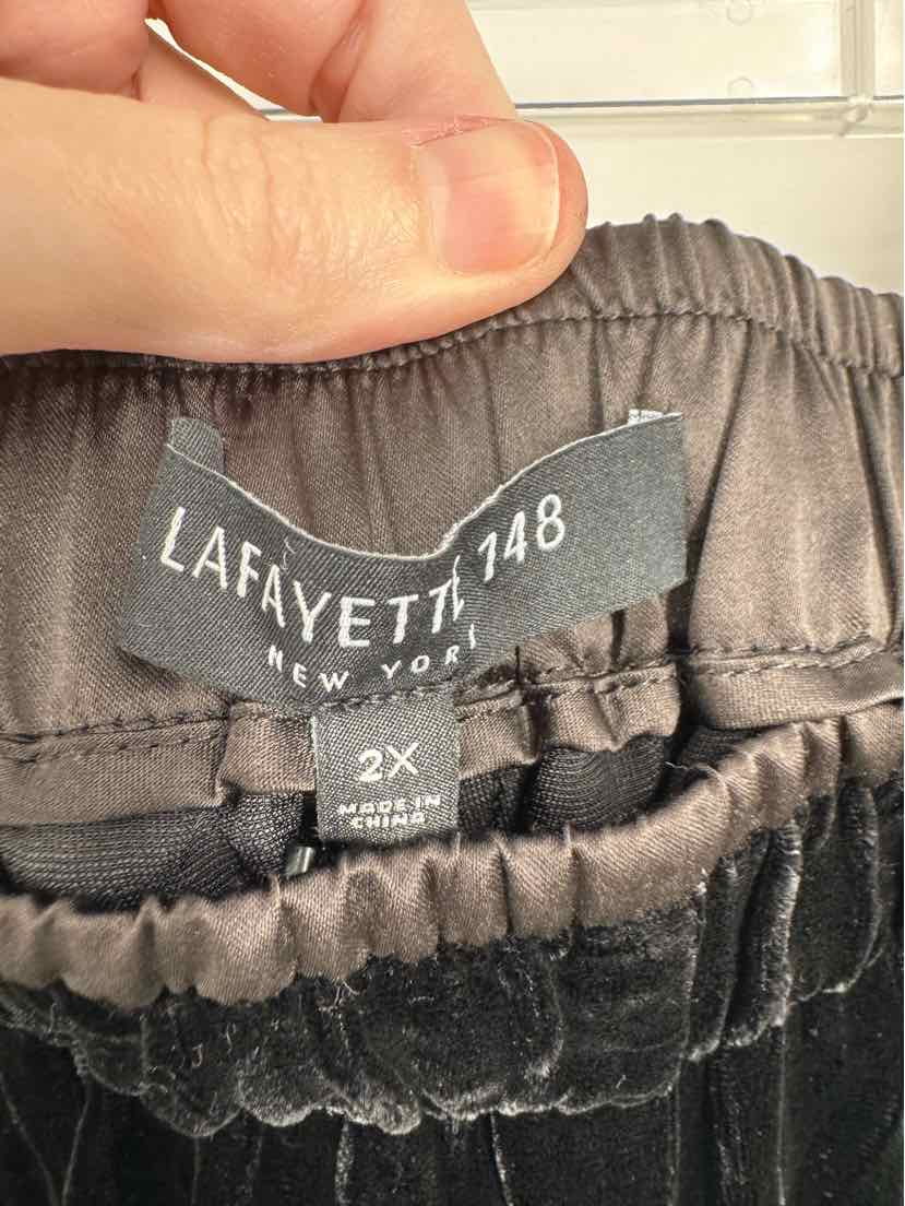 Size 2X LAFAYETTE Black Velour Pants
