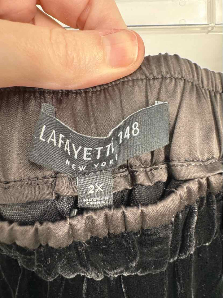 Size 2X LAFAYETTE Black Velour Pants