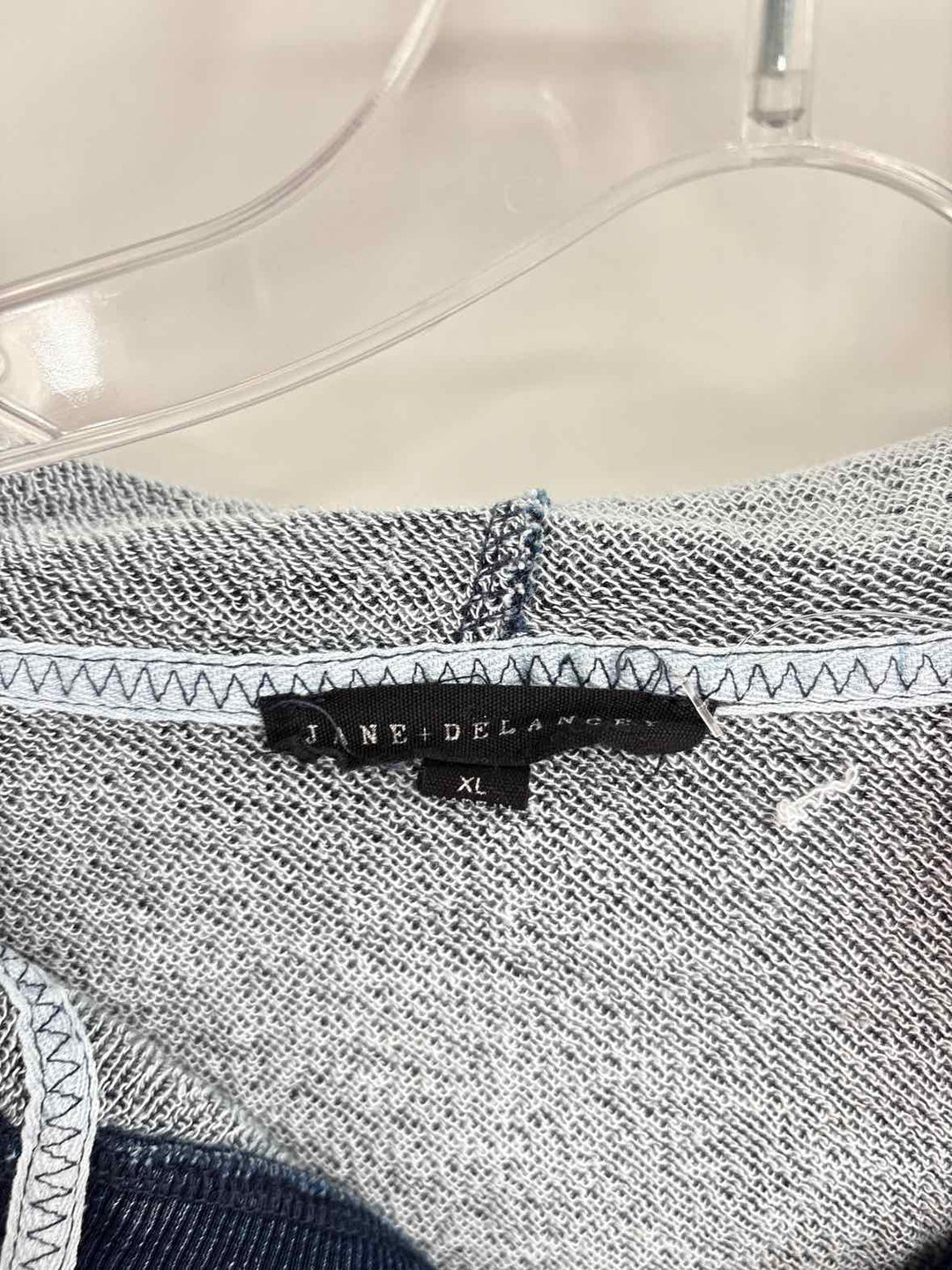 Size XL Jane & Delaney Denim Sweater