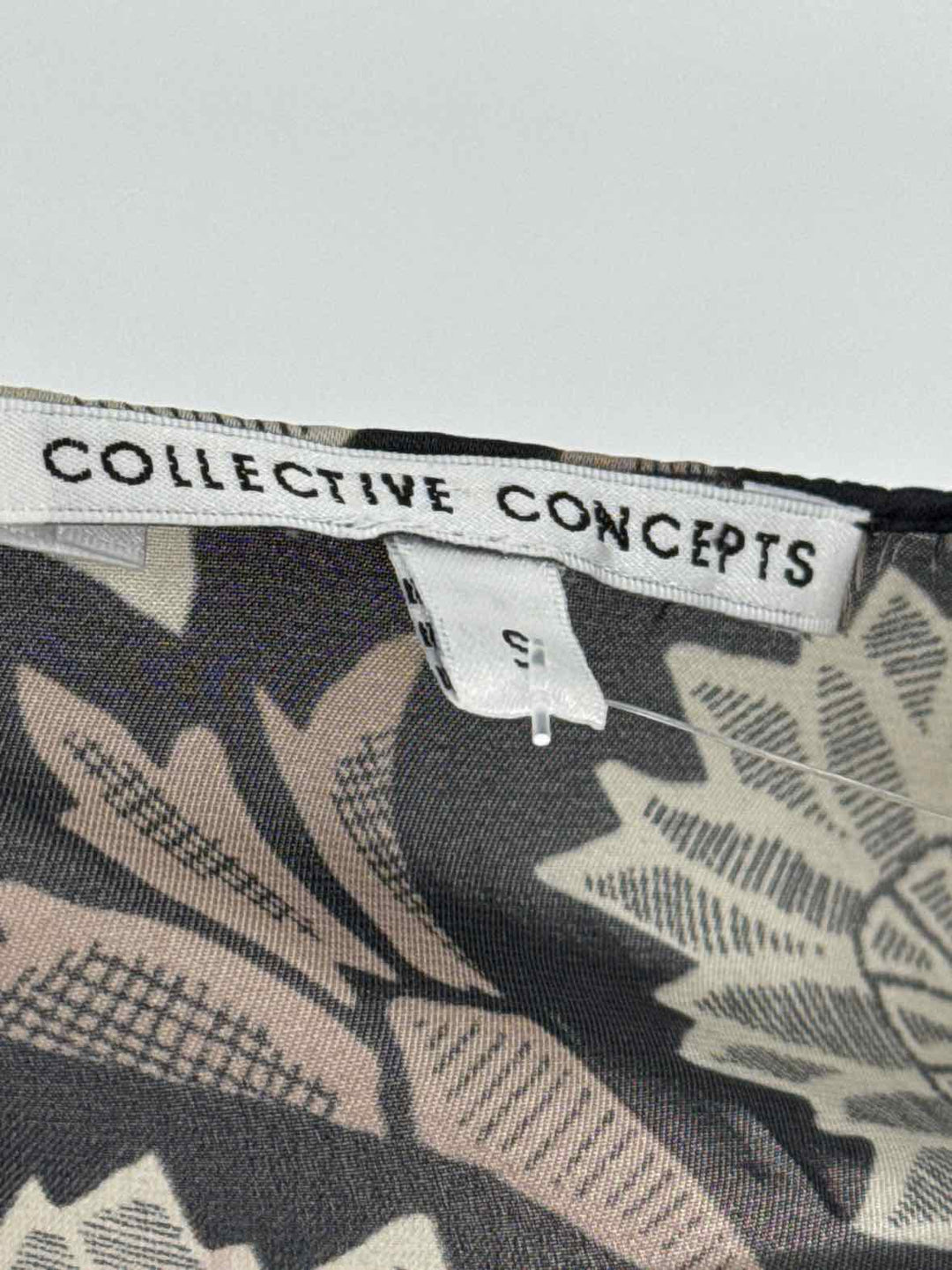 Size S COLLECTIVE CONCEPTS Navy Print Shirt