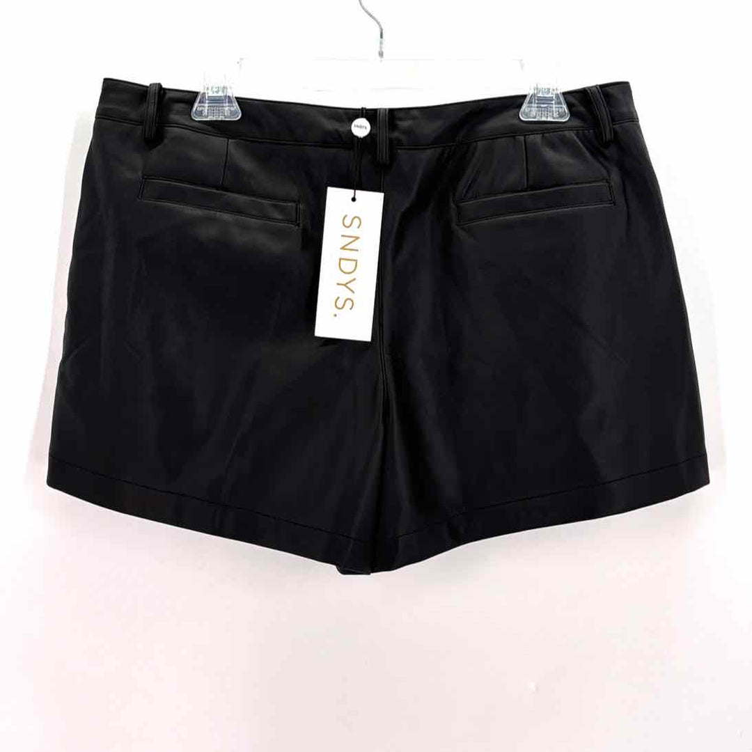 Size XL Black Faux Leather Shorts