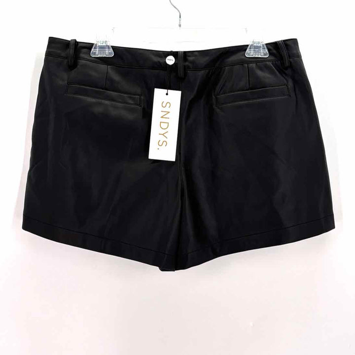 Size XL Black Faux Leather Shorts