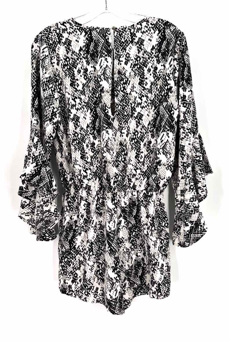 Size S Mud Pie Gray Dress