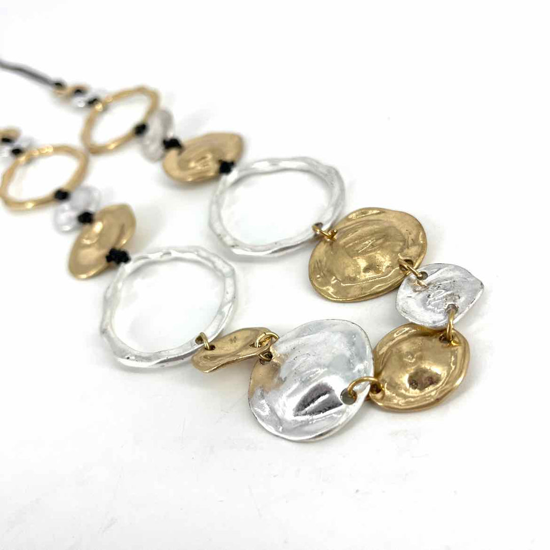 NEW DIRECTION Necklace