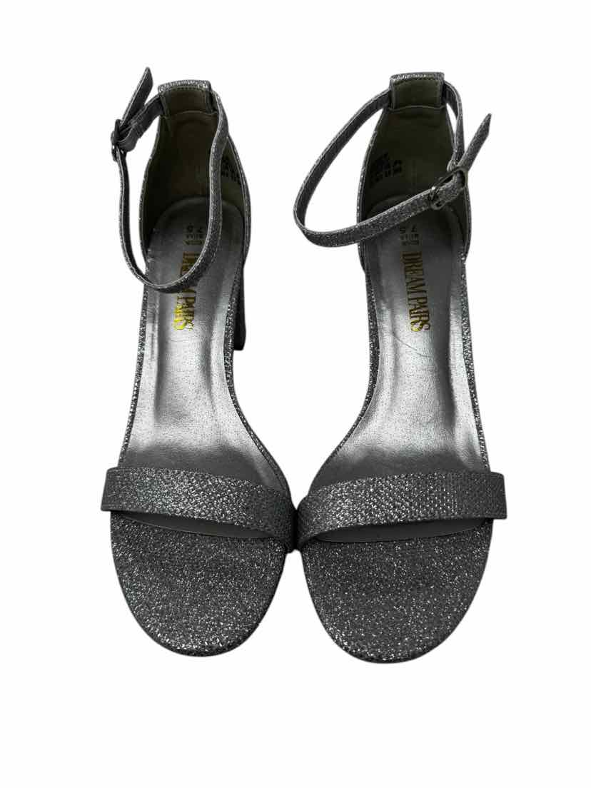 Shoe Size 7.5 Silver Pumps