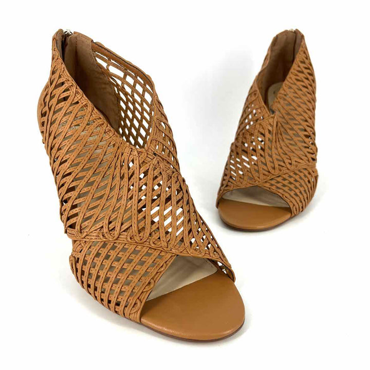 Shoe Size 9.5 Vince Camuto Camel Heels