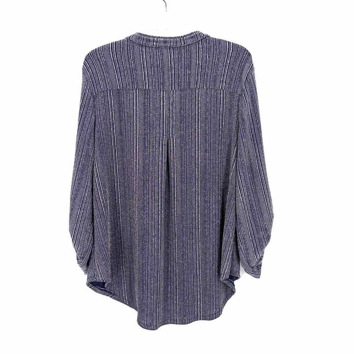 Size XL CATO Navy Shirt
