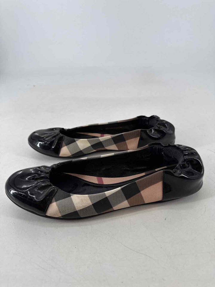 Shoe Size 37.5 Burberry Black Print Flats