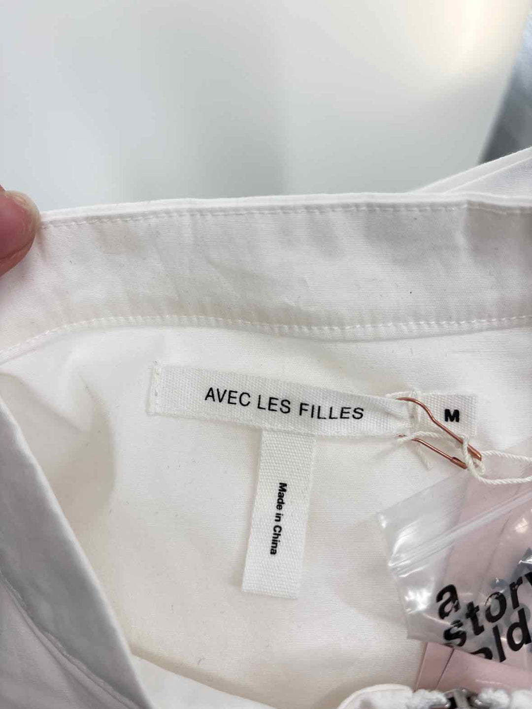 Size M AVEC LES FILLES White Shirt
