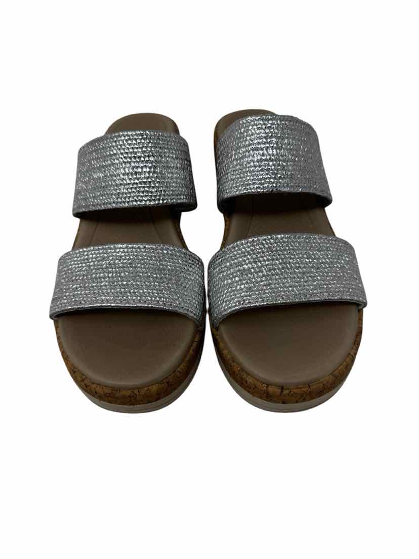 Shoe Size 7 LIFESTRIDE Silver Sandals