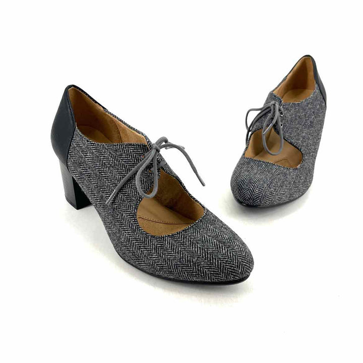 Shoe Size 8 Naturalizer Gray Heels