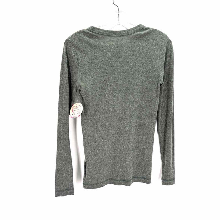 Size M GAP Sage Knit Shirt
