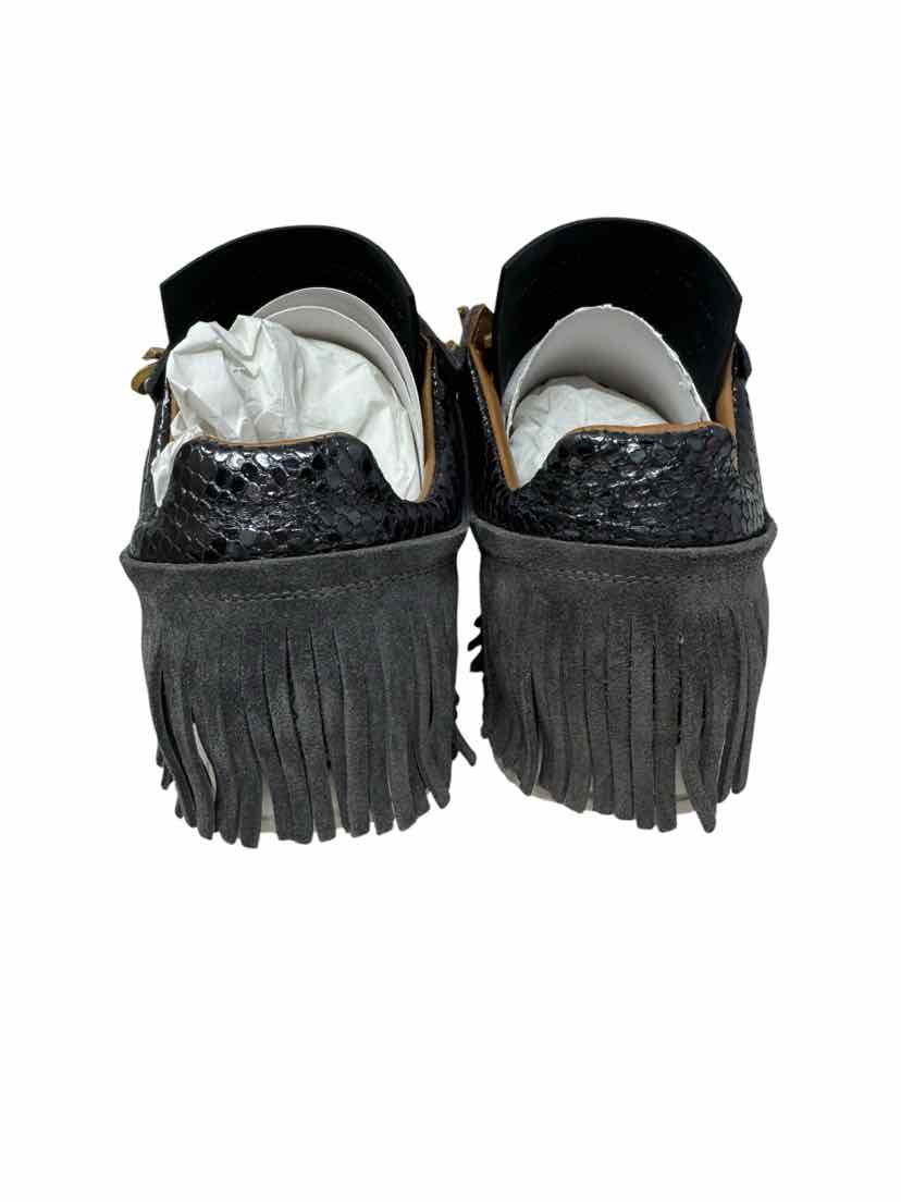 Shoe Size 37 Esseutesse Gray Sneakers