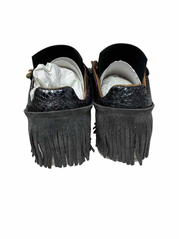 Shoe Size 37 Esseutesse Gray Sneakers