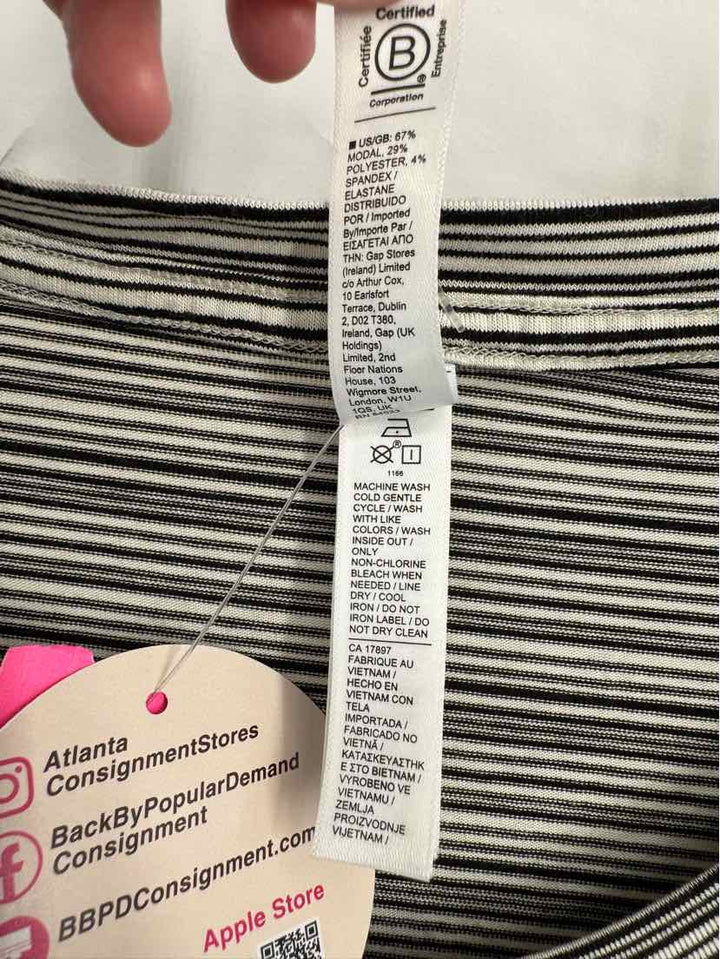Size L Athleta Black/White Shirt