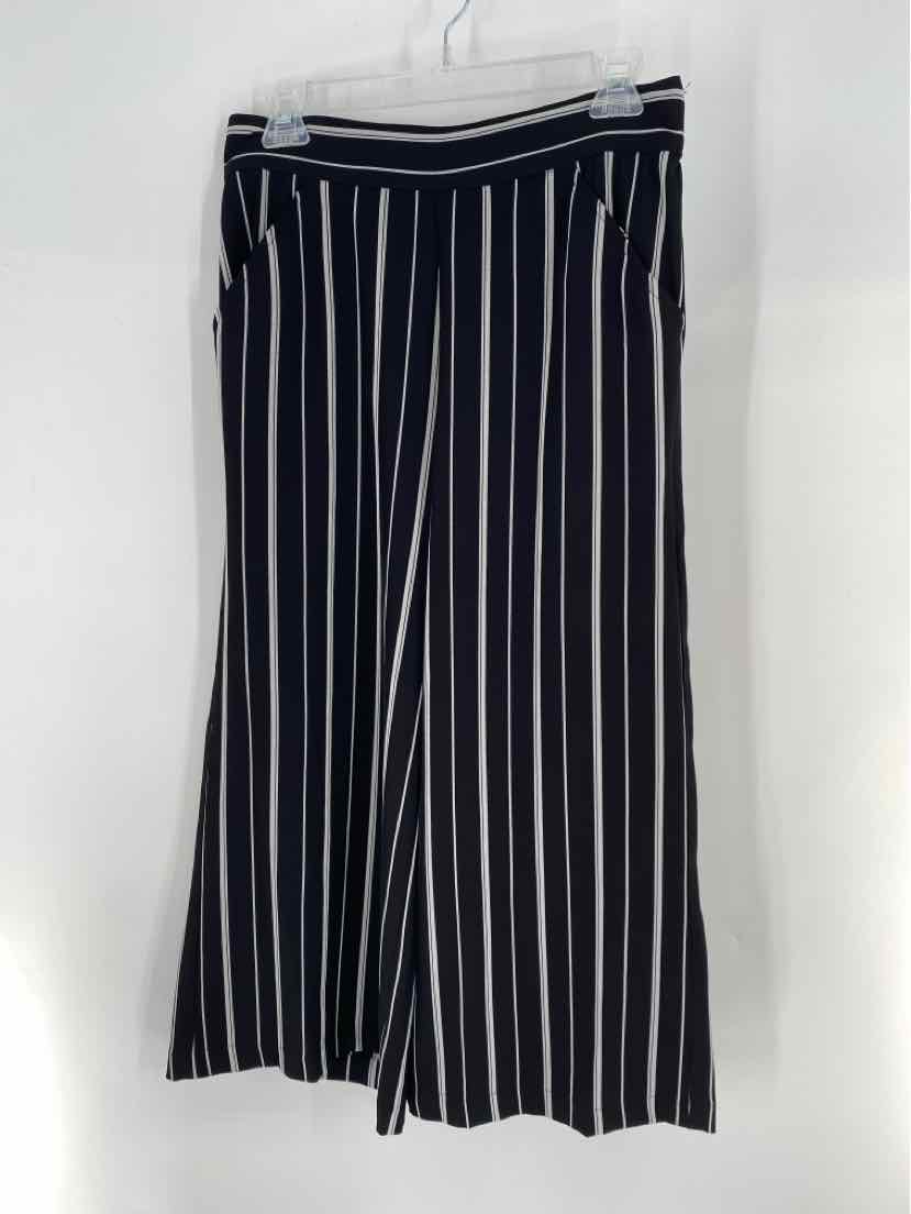 Size S MAX STUDIO Black Capri