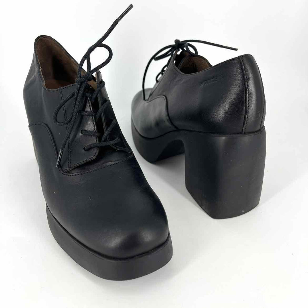 Shoe Size 39 Black Leather Pumps