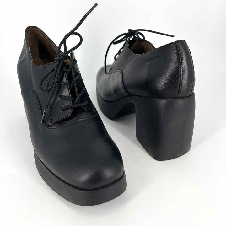 Shoe Size 39 Black Leather Pumps