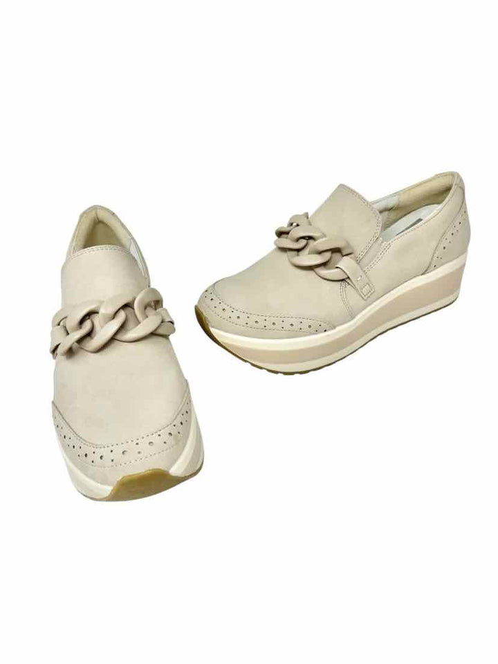 Shoe Size 8 Dolce Vita Tan Loafers