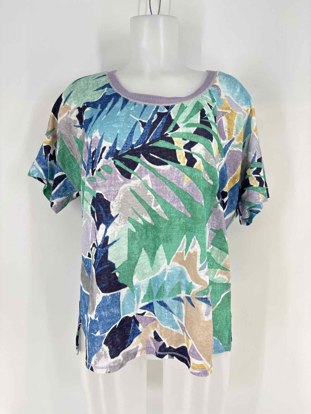 Size M Chico's Multi-Color Shirt