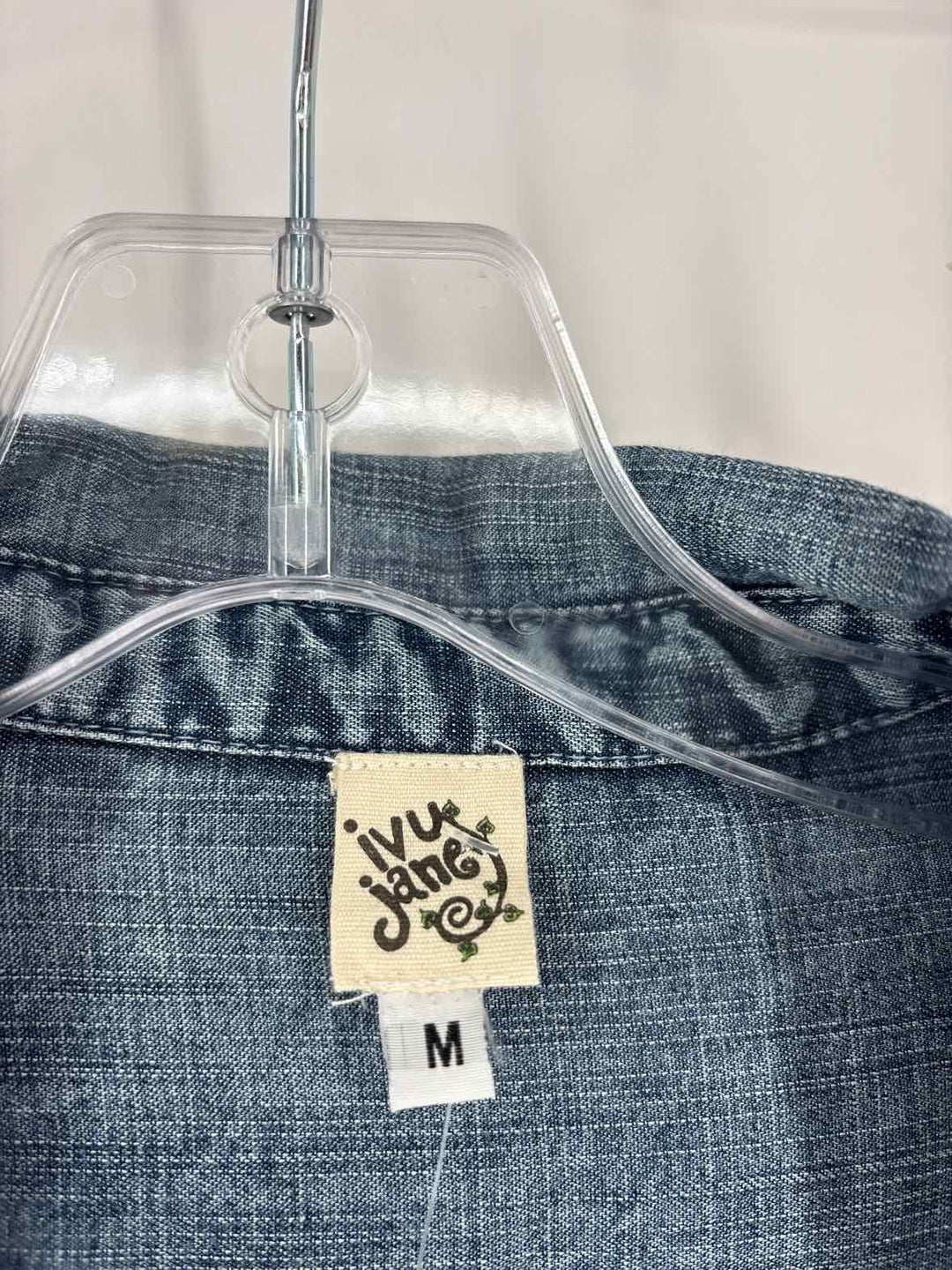 Size M IVY JANE Denim Shirt