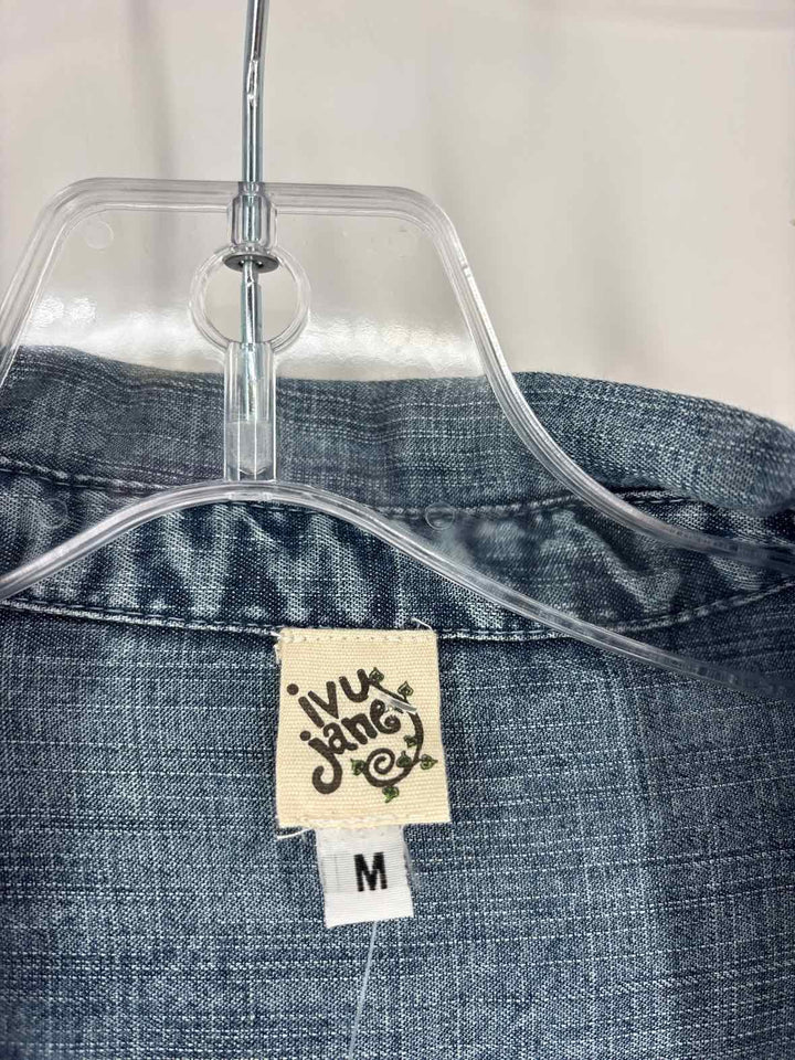 Size M IVY JANE Denim Shirt