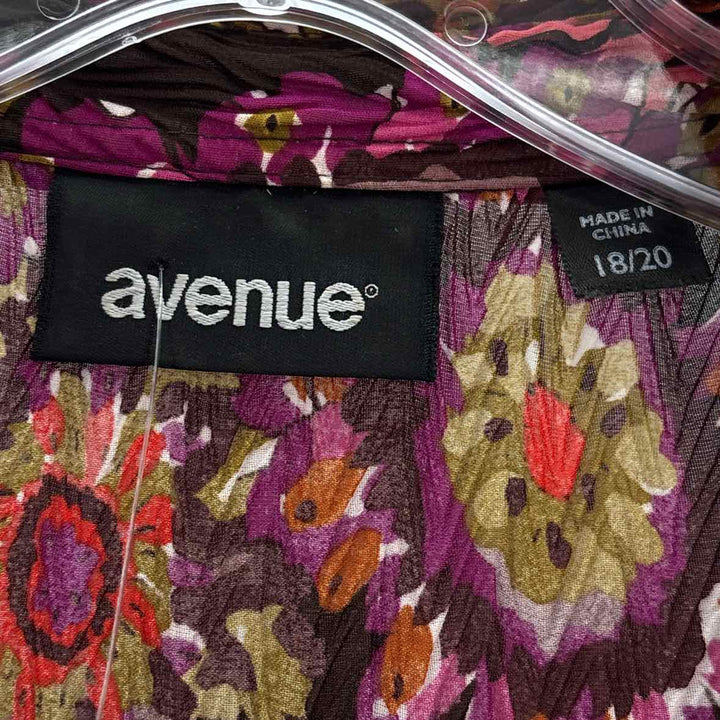 Size 18/20 AVENUE Multi-Color Shirt