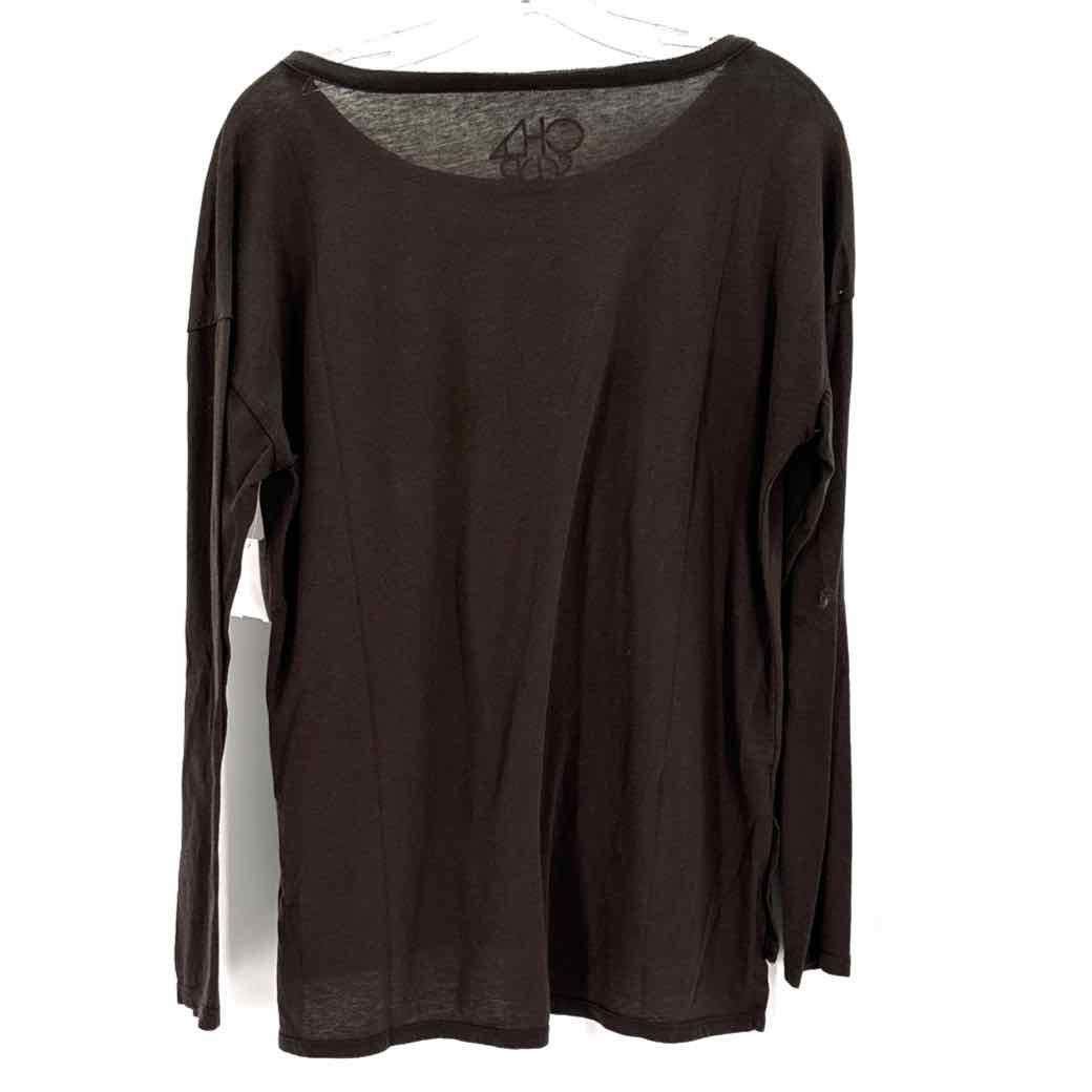 Size M Anthropologie Gray Shirt