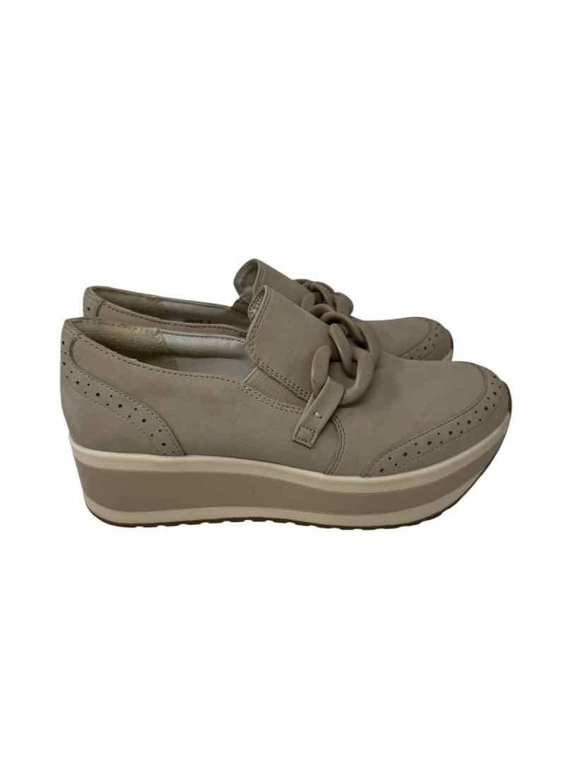 Shoe Size 8 Dolce Vita Tan Loafers