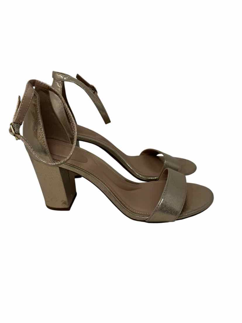 Shoe Size 8.5 KELLY & KATIE Gold Leather Pumps