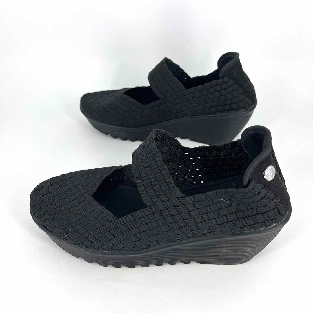 Shoe Size 38 Bernie Mev Black Pumps