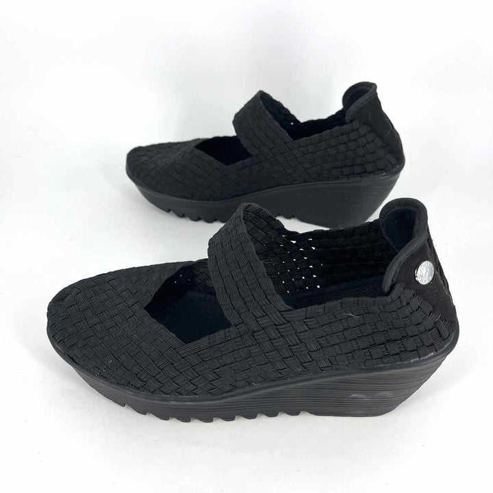 Shoe Size 38 Bernie Mev Black Pumps