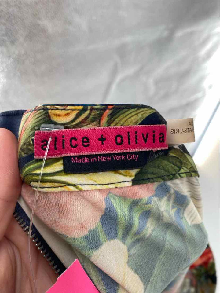 Size 6 Alice + Olivia Multi-Color Pants