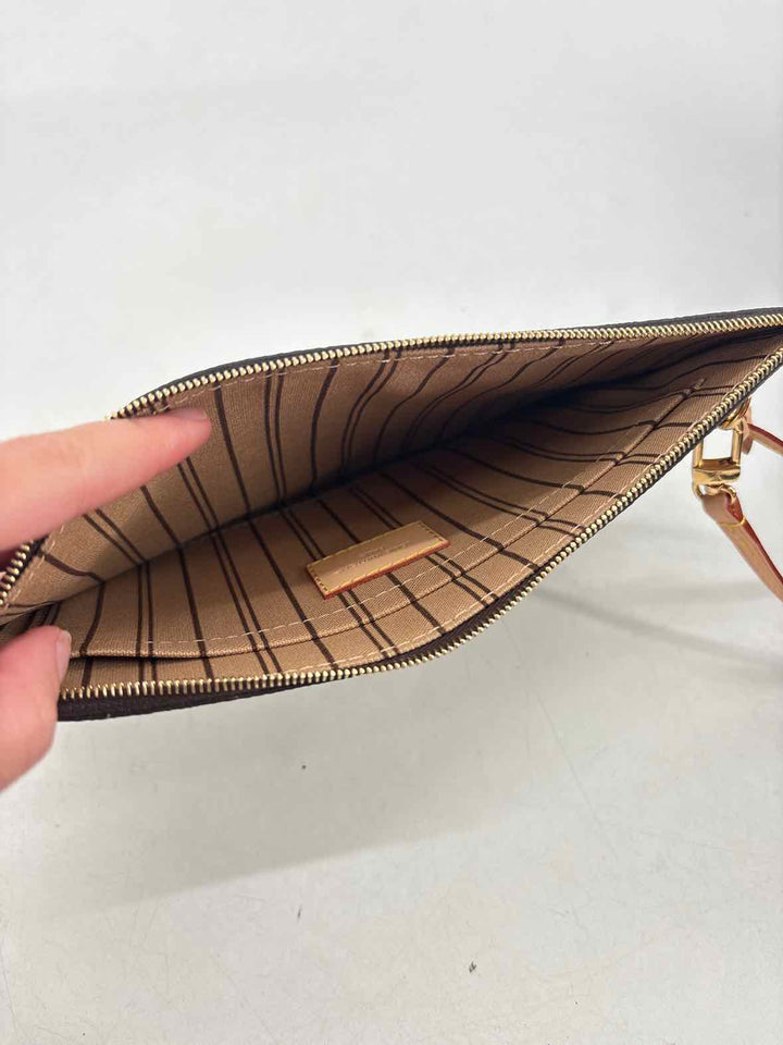 Louis Vuitton Luxury - Purse