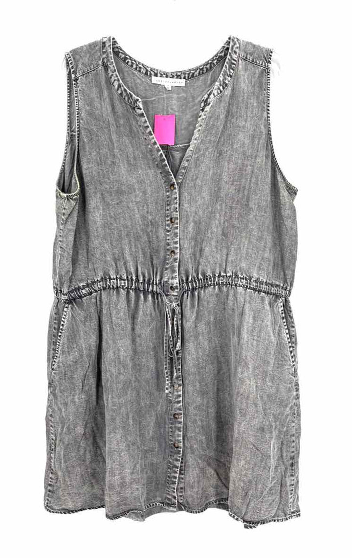 Size 1X Jane & Delaney Gray Dress